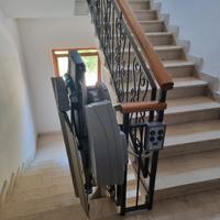 Montascale a piattaforma