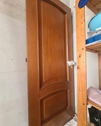 Porta in legno massiccio