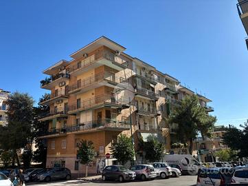 4 LOCALI A NAPOLI