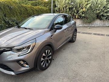 Renault Captur GPL anno 2023 , euro 17.500,