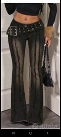 JEANS A ZAMPA NERO CON CINTURA 