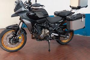QJ motor SRT 700 SX     KM 0