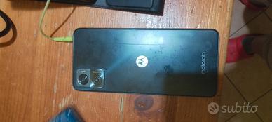 Motorola E22
