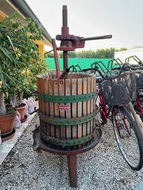 Torchio antico per uva in legno - A. Marcolongo