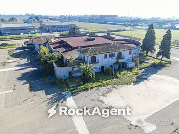 Immobile di 3179 m² con più di 5 locali a Gualtier