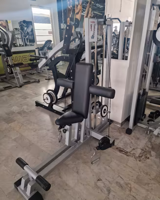 Attrezzo per palestra allenamento bicipiti e altro