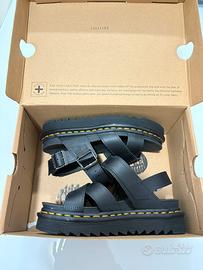 SANDALI DR. MARTENS