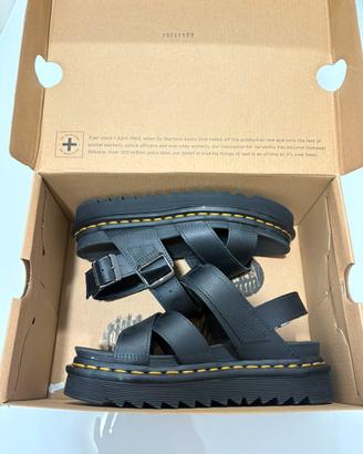 SANDALI DR. MARTENS
