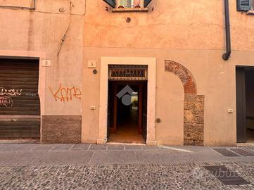 NEGOZIO A BRESCIA