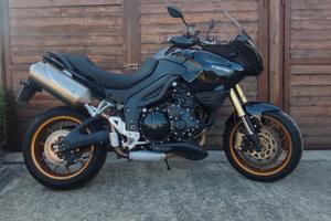 Triumph Tiger 1050 per GP800