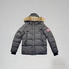 Giubbotto Canada Goose Nero con Badge Rosso