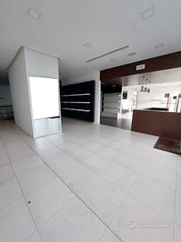 Immobile di 650 m² con 2 locali a Signa
