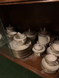 Servizi completi da the e caffè antichi tazze