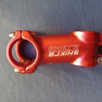 Attacco manubrio mtb rosso in alluminio