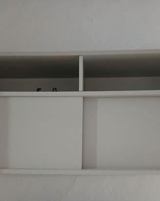 Mensola ikea appeso al muro