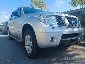 Nissan Pathfinder 2.5 dCi SE (Diesel + GPL)