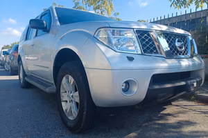 Nissan Pathfinder 2.5 dCi SE (Diesel + GPL)