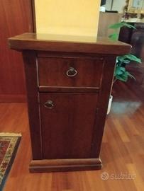 mobiletto in legno 