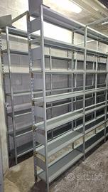 Scaffali in metallo a gancio per garage / cantina