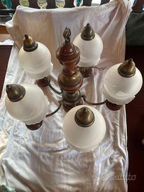 Lampadario Vintage 5 Luci - Legno, Ottone e Vetro