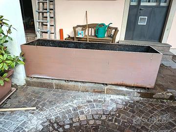 fioriera in ferro da esterno 