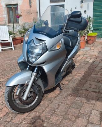 HONDA SILVER WING 600