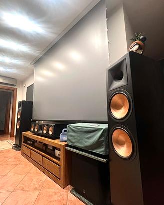 Proiettore Benq W2700 più schermo ALR motorizzato