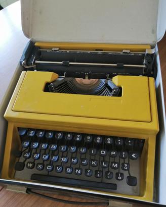 Macchina da scrivere Olivetti Underwood 310