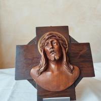 Scultura antica in legno intarsiato di Gesù