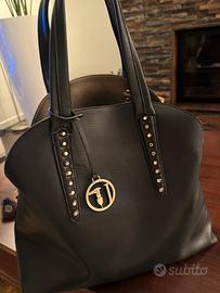 Birsa in pelle nera Trussardi
