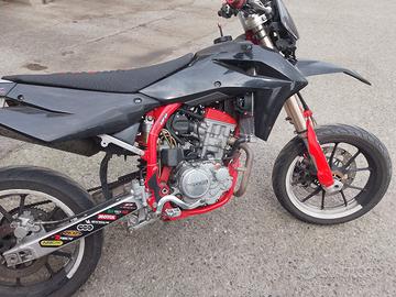 SWM SM 125 r Factory 