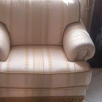 C. trasloco  divano con 2 poltrone 