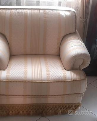 C. trasloco  divano con 2 poltrone 