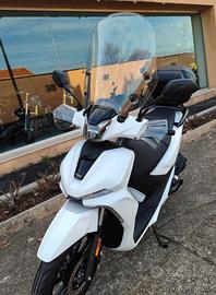 Voge sr 16 in garanzia con termoscudo e bauletto