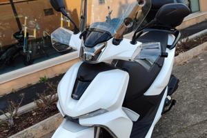 Voge sr 16 in garanzia con termoscudo e bauletto