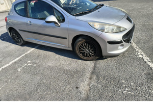 Peugeot 207  1.4 HDI 70Cv Neopatentati