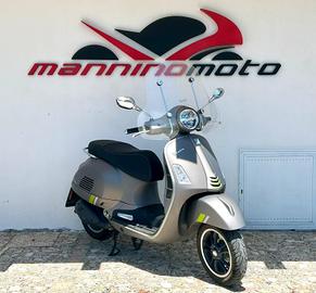 Piaggio Vespa 300 GTS Super Tech