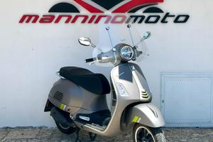 Piaggio Vespa 300 GTS Super Tech