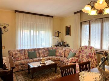 VILLA SINGOLA A VIGLIANO BIELLESE