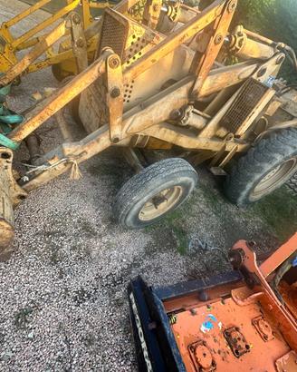 pala gommata terna ruspa con forche benna Forchino