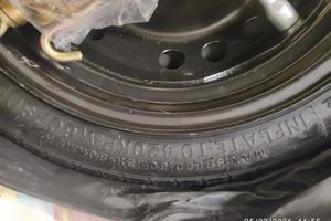 ruotino Yaris cross +sacca e cric