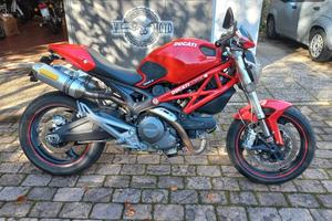 DUCATI MONSTER 696 / 2009