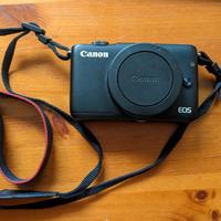Canon EOS M10 (solo corpo macchina)