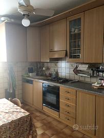 Cucina completa angolare in legno