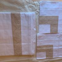 Completo lenzuola matrimoniali in lino e merletto