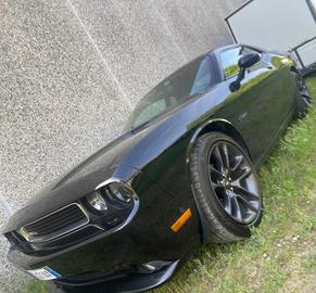 Dodge Challenger Sxt
