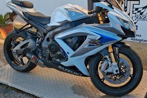 Suzuki GSX R 750
