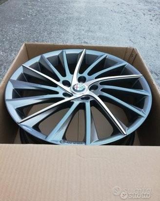 Cerchi in lega Alfa Romeo Giulietta TURBINA 18"
