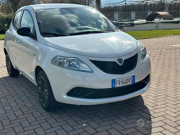 Vendo Lancia Ypsilon 1.2 gold