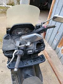 Burgman 400 Suzuki pezzi o intero